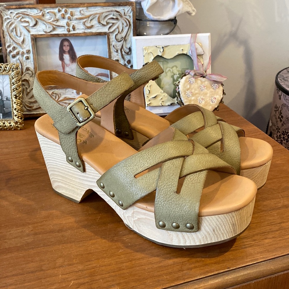 Kork-Ease platform sandal, khaki, size 8